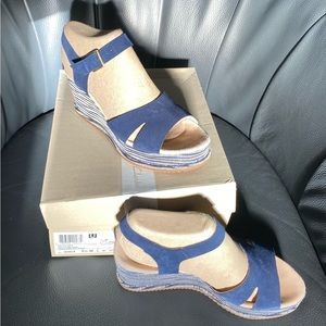 Clarks Akilah Eden wedge sandal size 8.5